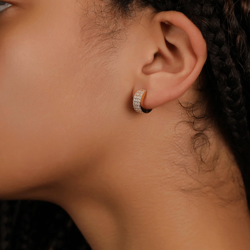 How to Clean Moissanite Earrings