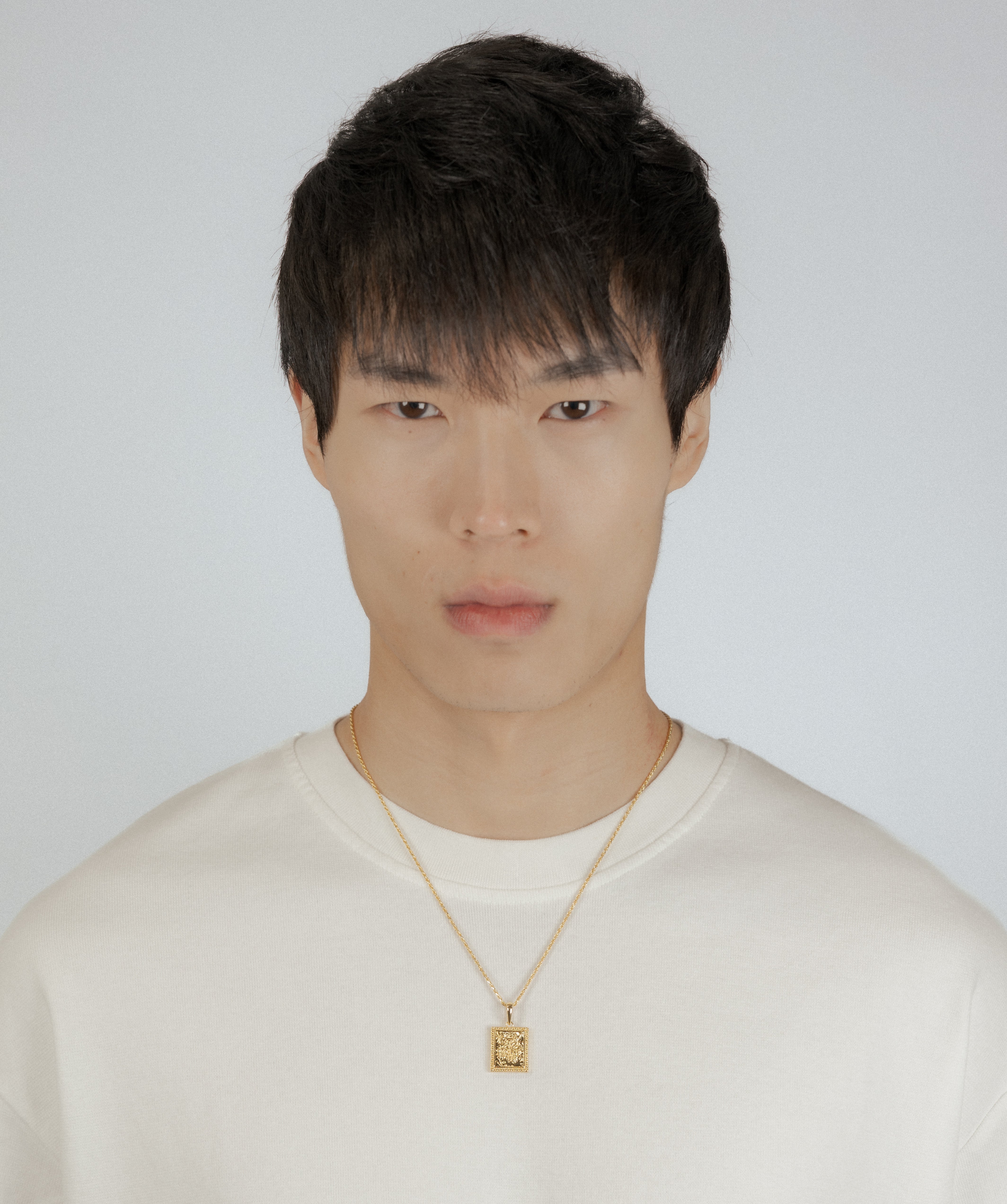 Floral Pendant — Yellow Gold view 2 | colour:yellow