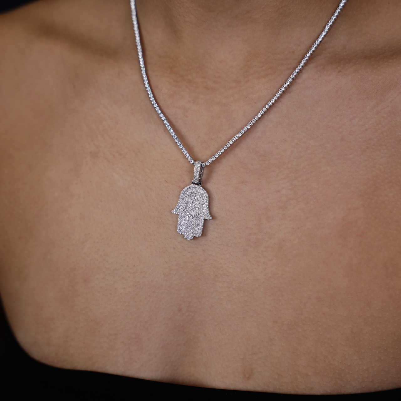 Hamsa Hand Pendant (White Gold)