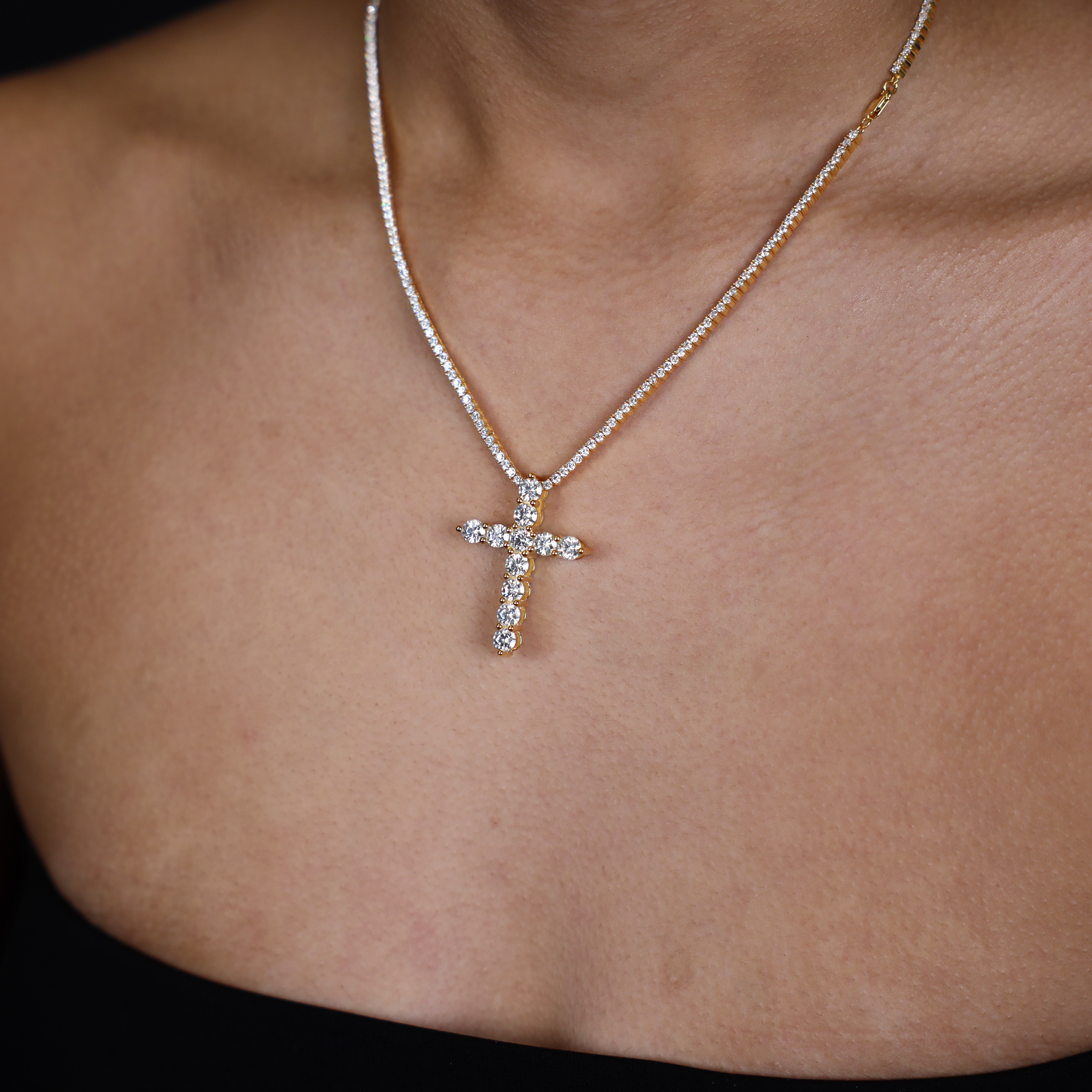 Solitaire Cross Pendant (Gold)